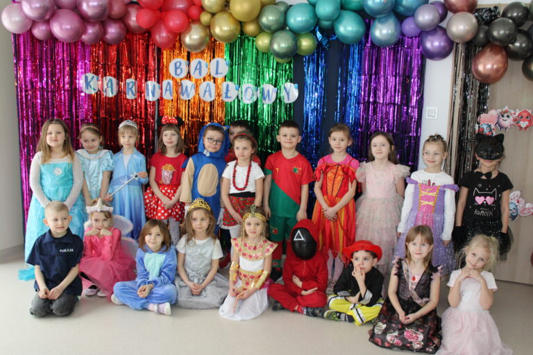 „W karnawale, w karnawale dzieci bawią się wspaniale”