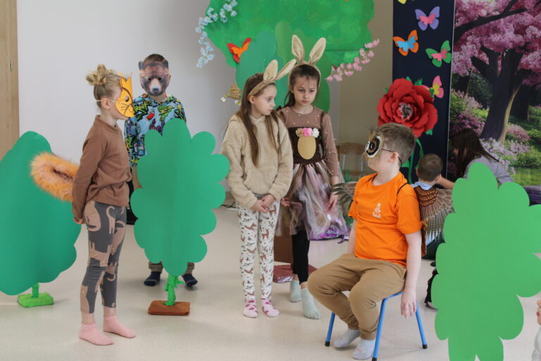 Uczniowie – przedszkolakom